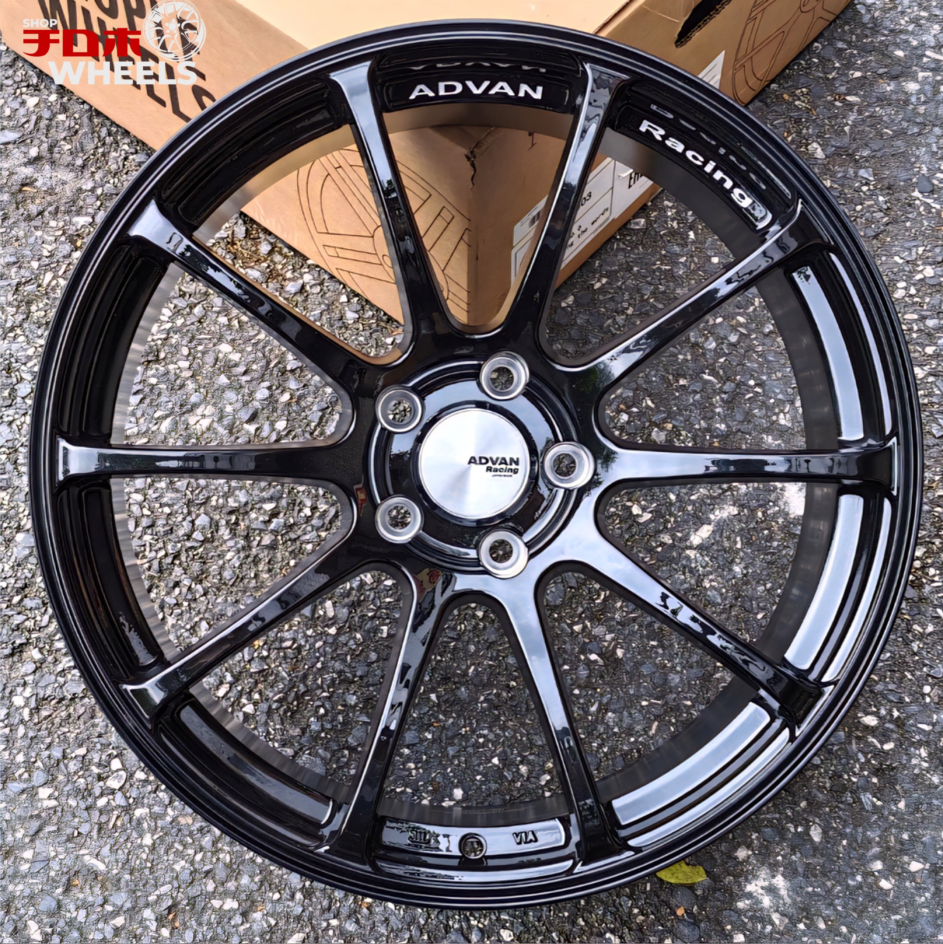 ADVAN Racing RS