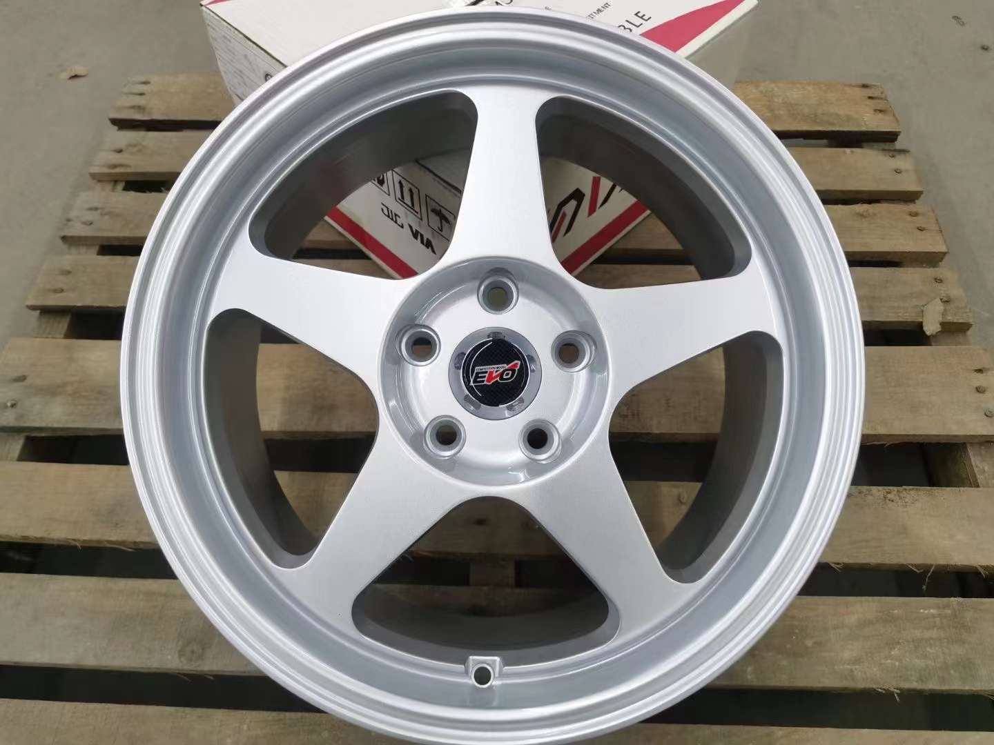 Evo R18 5x114.3