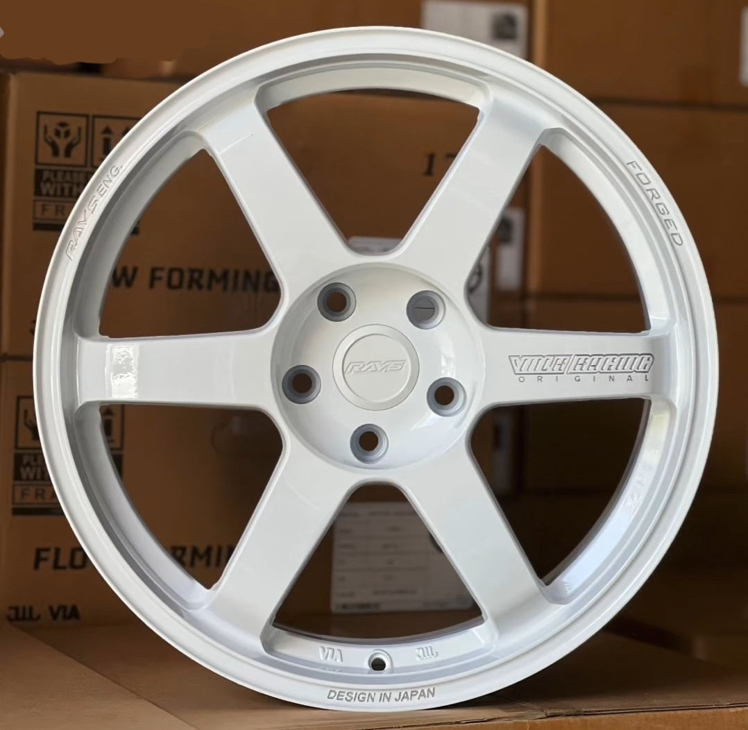 Reys SAGA R18 5x114.3