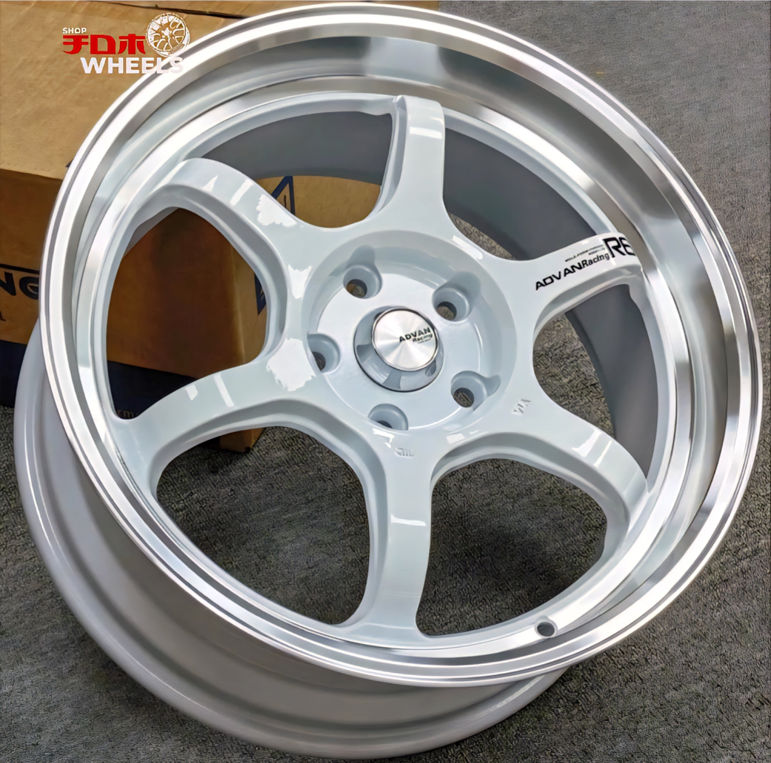ADVAN RACING R6