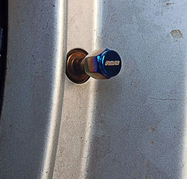 Aluminum blue air valve cap