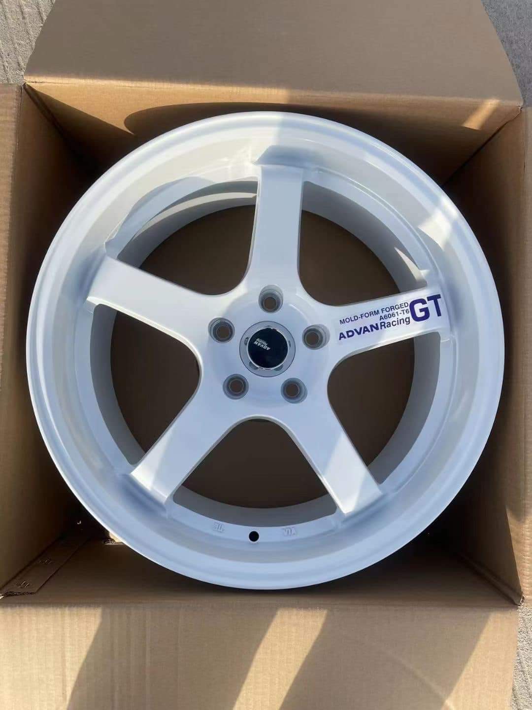 Advan GT R18 5х113.1